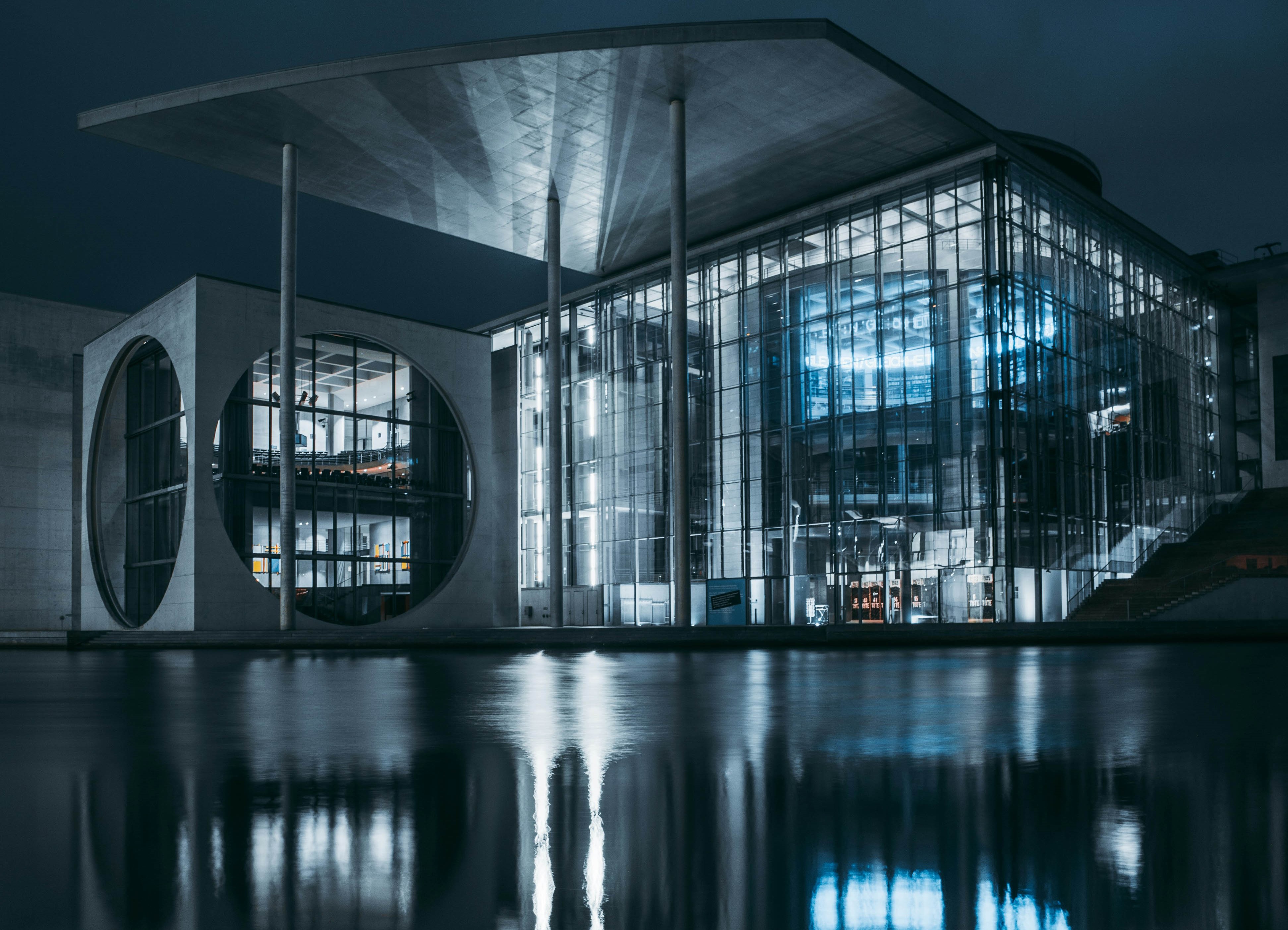 星空xingkong -蔚来汽车亮相2026深圳改装车展 还有乐道和萤火虫！